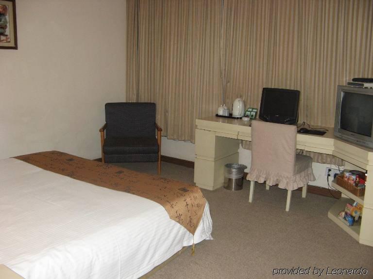Hotel Baolong Homelike - Zhongshan Branch 2*